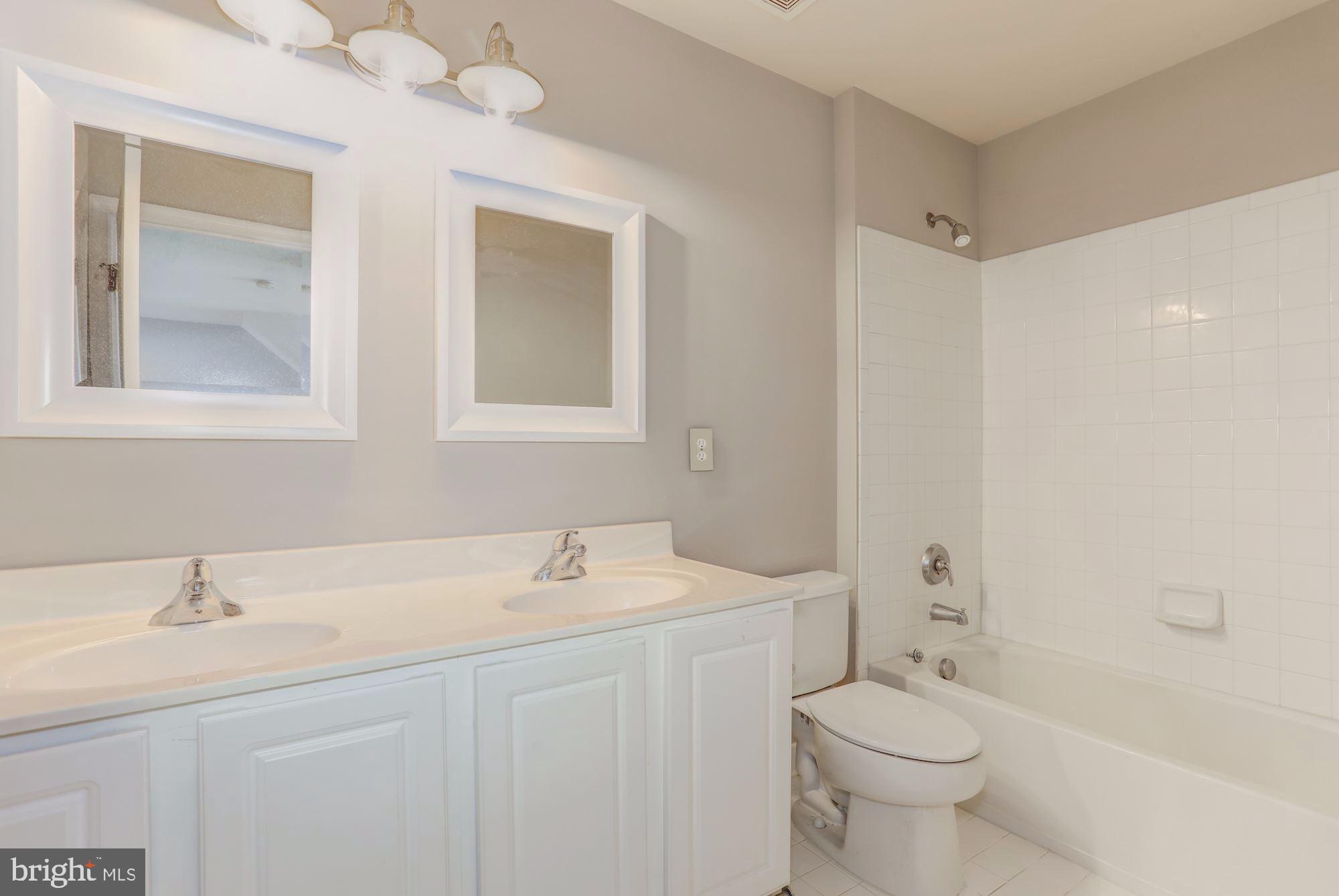9154 Ribbon Falls Loop Bristow, VA 20136 - Photo 12 of 32 Secondary bath on the second floor.