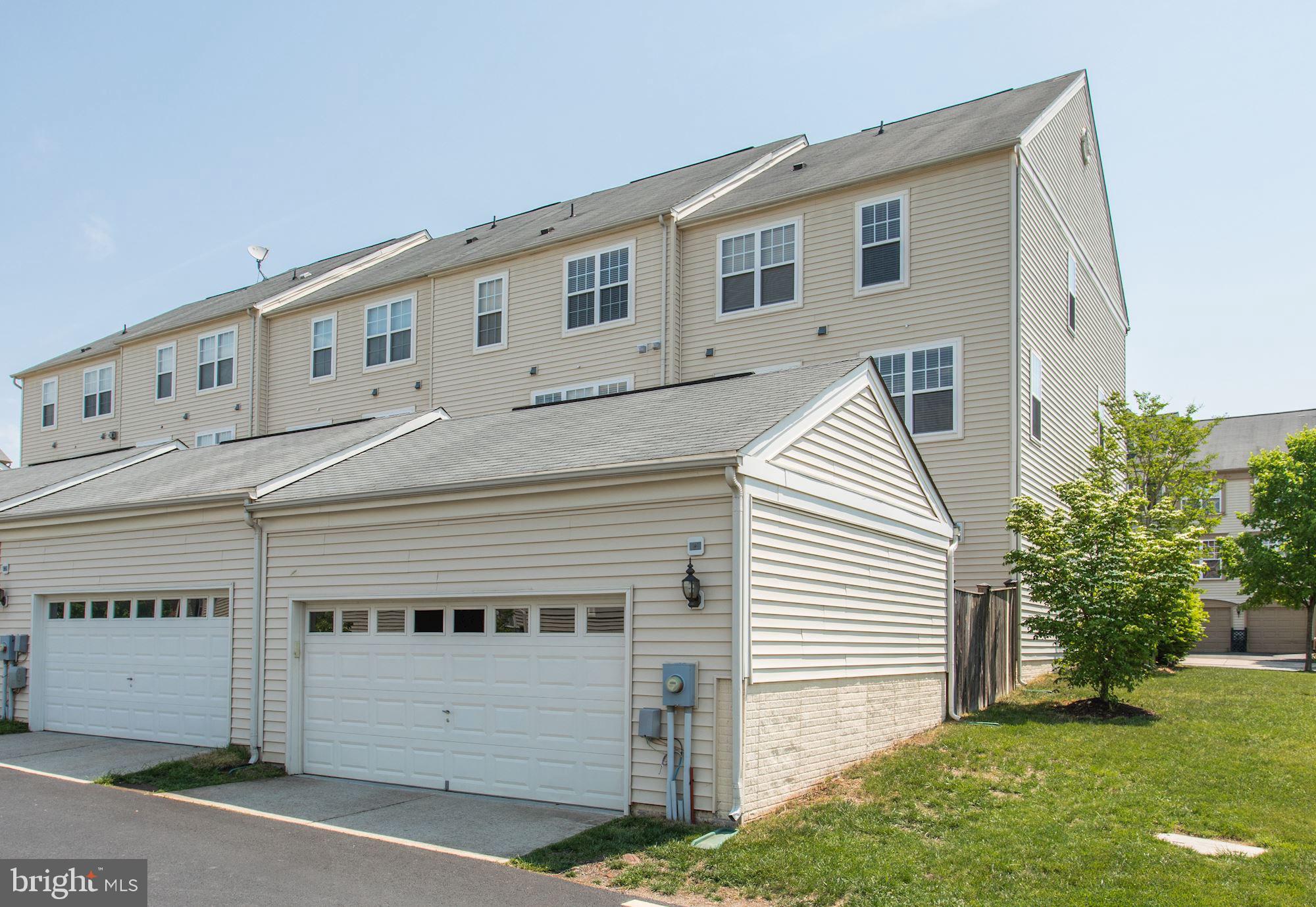 9154 Ribbon Falls Loop Bristow, VA 20136 - Photo 22 of 32 End Unit.