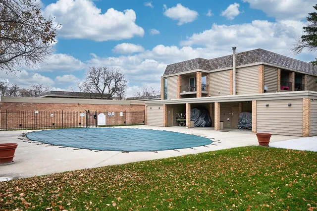 $143,000 | 6423 Colony Way, Unit 2G, Edina, MN 55435