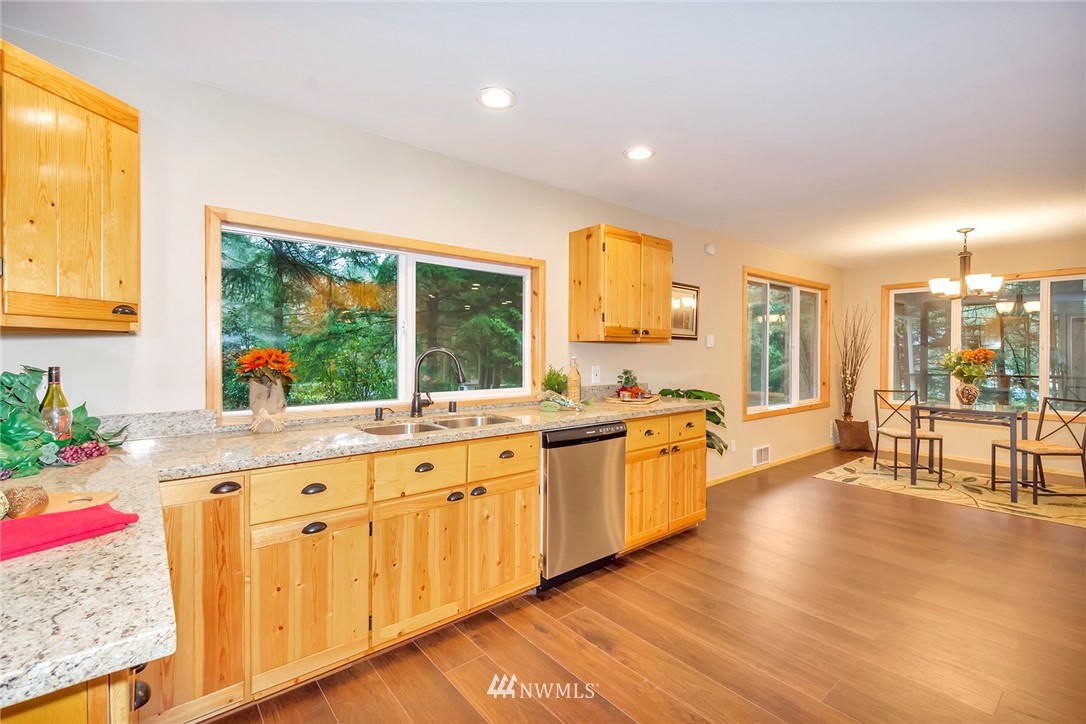 27607 Parcells Road Northeast Kingston, WA 98346 - Photo 11 of 25 Gallery Image 11