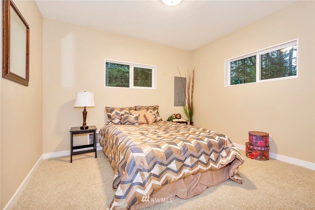 27607 Parcells Road Northeast Kingston, WA 98346 - Photo 13 of 25 Gallery Image 13