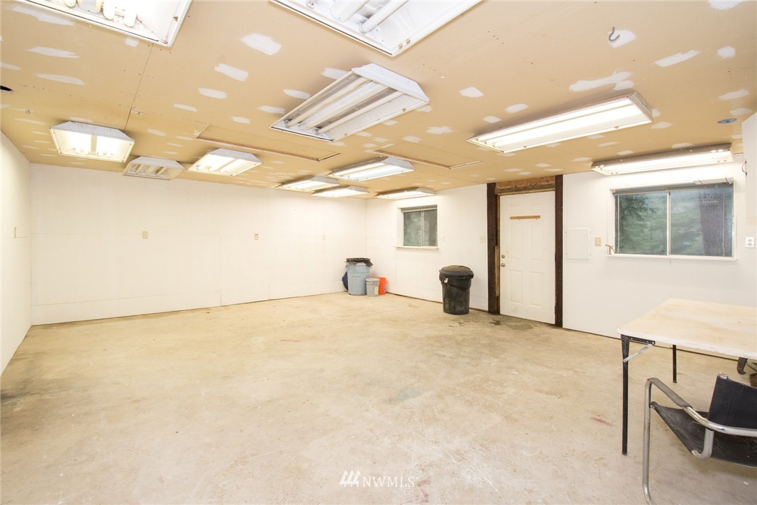 27607 Parcells Road Northeast Kingston, WA 98346 - Photo 19 of 25 Gallery Image 19