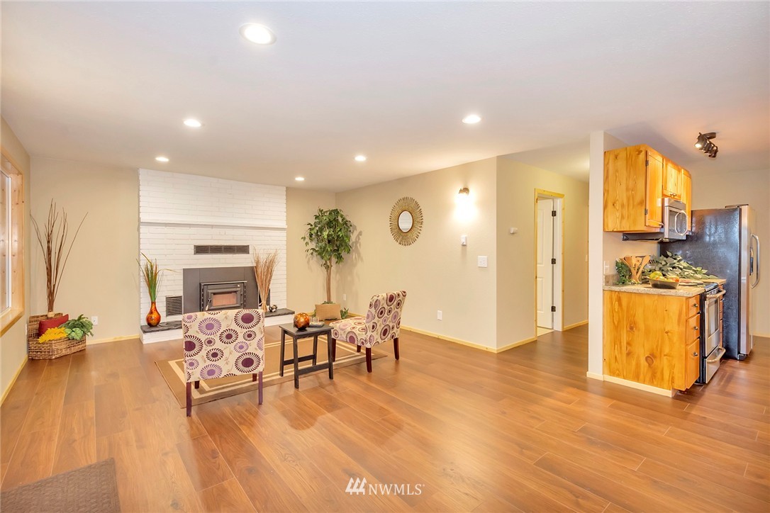 27607 Parcells Road Northeast Kingston, WA 98346 - Photo 3 of 25 Gallery Image 3