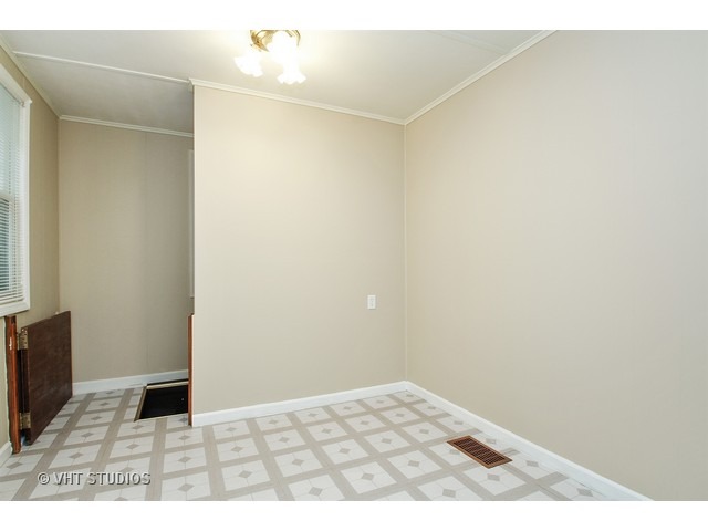122 Eagle Point Road Fox Lake, IL 60020 - Photo 10 of 11 a view of an empty room