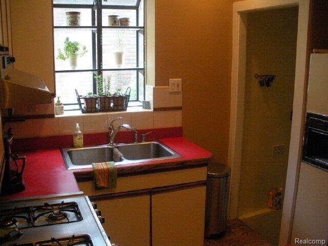 937 Fisher Road Grosse Pointe, MI 48230 - Photo 8 of 24 Kitchen