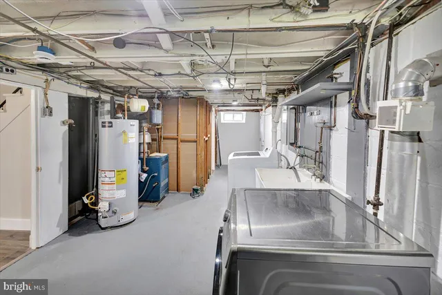 a view of utility room