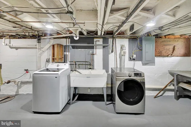 a view of a house with a big yard