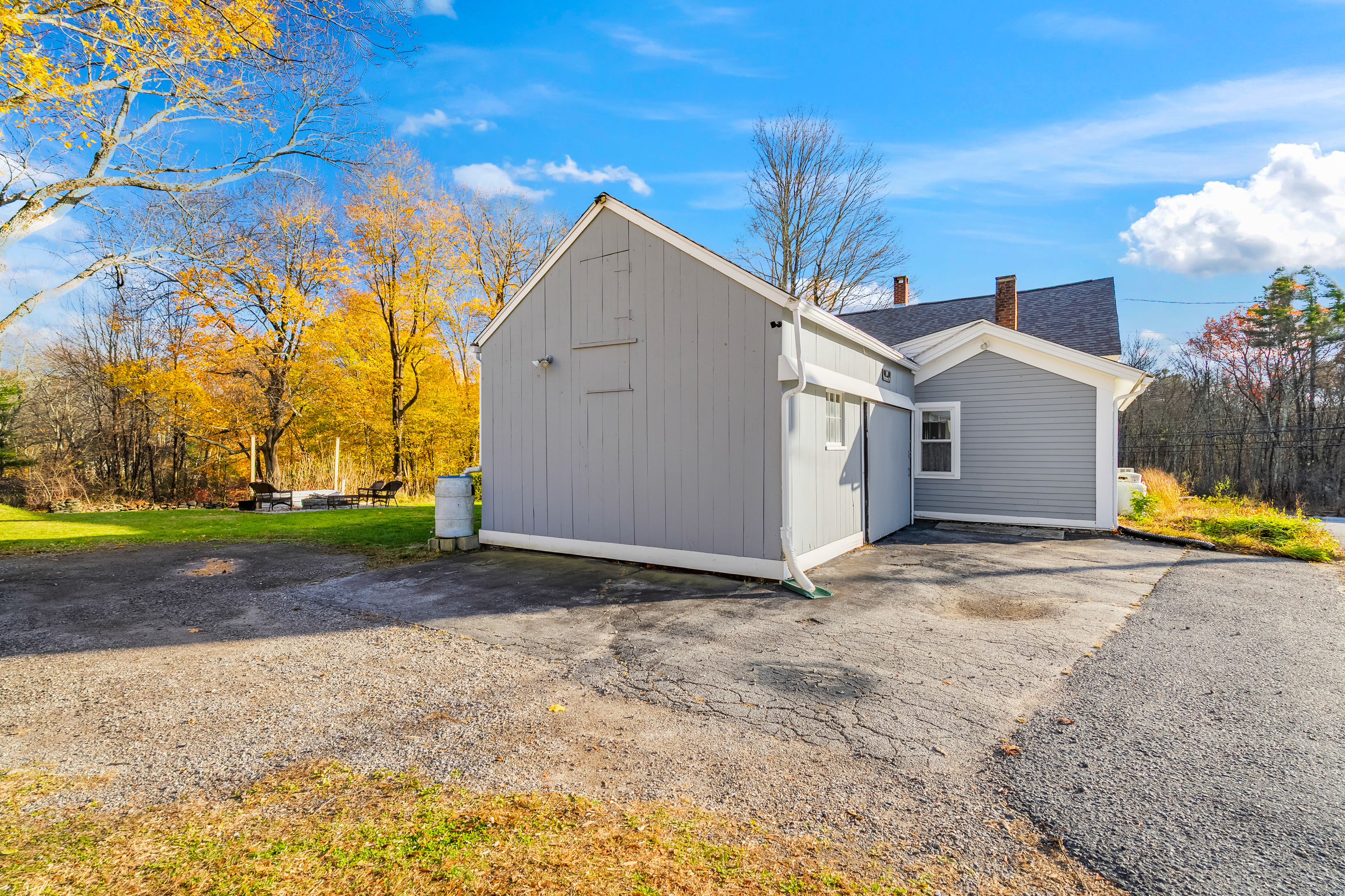 290 Providence Pike Putnam, CT 06260 - Photo 28 of 34 a view of a house with a yard