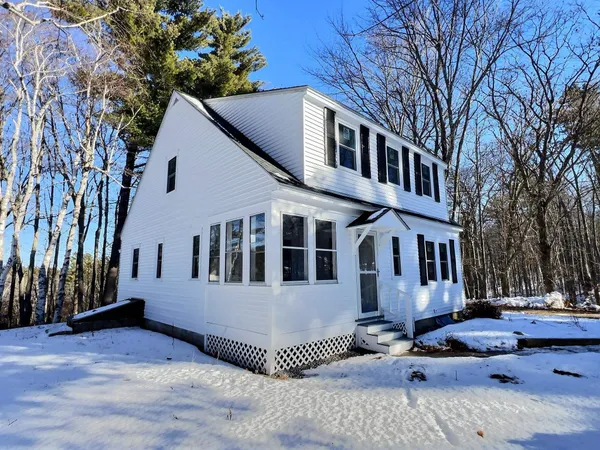 $597,000 | 1387 New Hampshire Rte 103, Newbury, NH 03255
