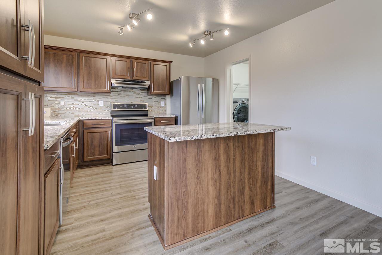 9515 Autumn Leaf Way Reno, NV 89506 - Photo 5 of 25 Photo 5