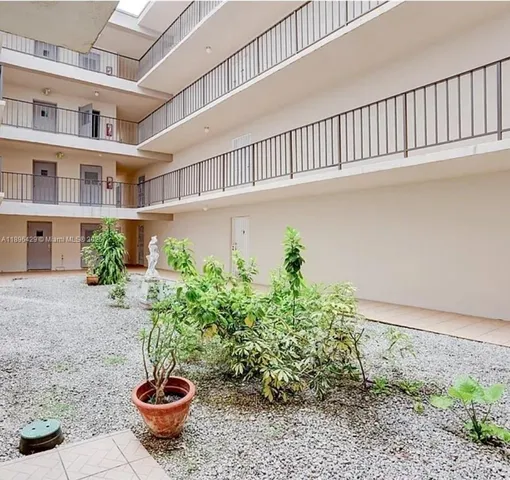 a view of outdoor space and garden view