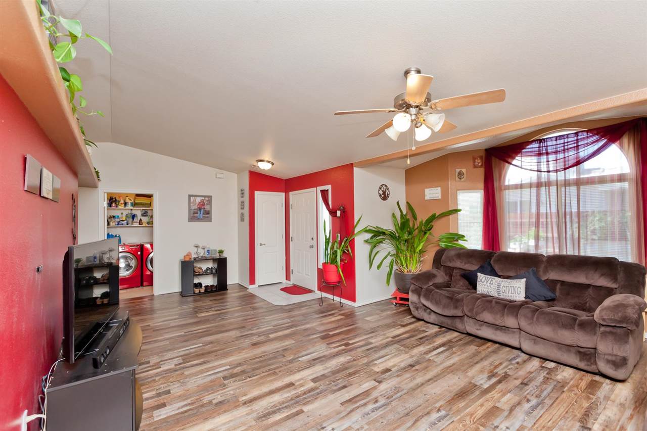 476 1/2 Ridge Lane Grand Junction, CO 81504 - Photo 3 of 41