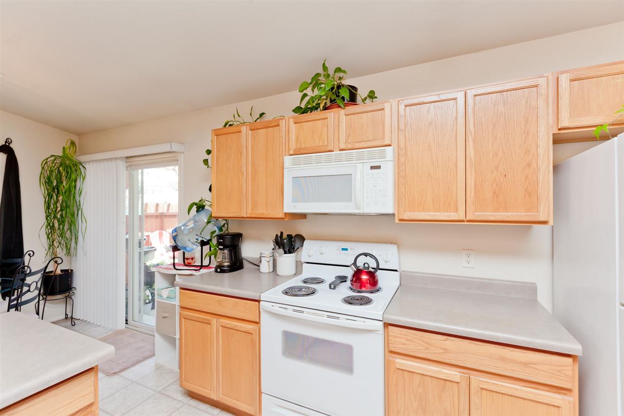 476 1/2 Ridge Lane Grand Junction, CO 81504 - Photo 8 of 41