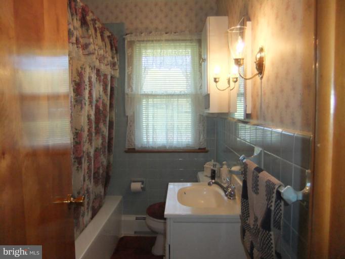 12268 Pleasant Valley Road Smithsburg, MD 21783 - Photo 12 of 30 Bath