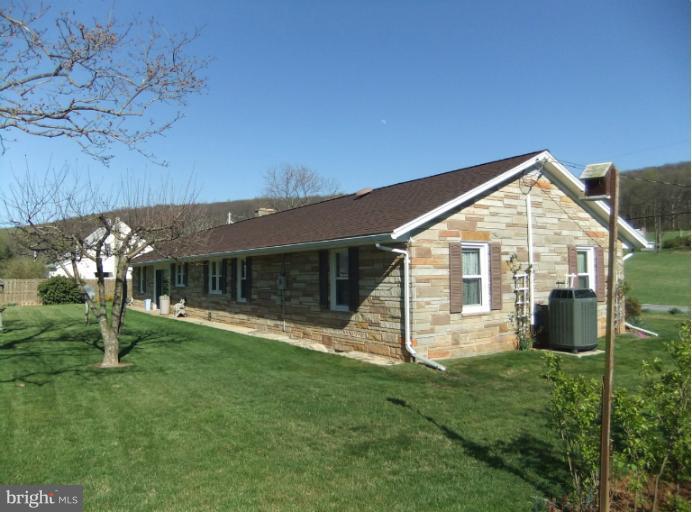 12268 Pleasant Valley Road Smithsburg, MD 21783 - Photo 18 of 30 Exterior (Rear)