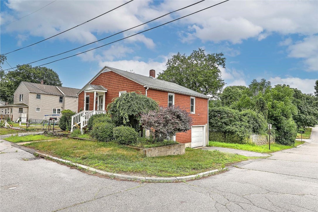 264 Phillips Street Woonsocket, RI 02895 - Photo 2 of 34