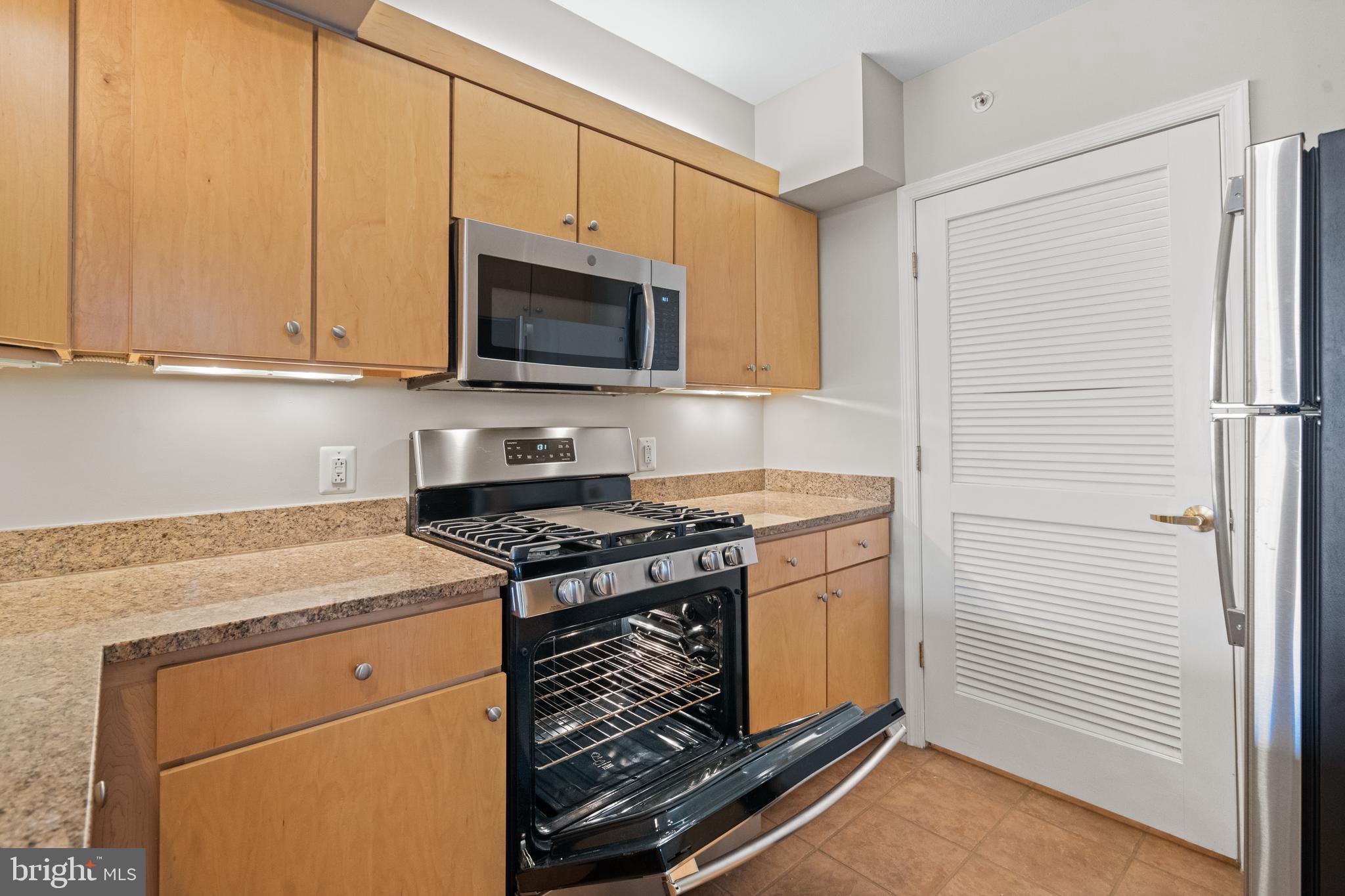 631 D Street Northwest, Unit 1037 Washington, DC 20004 - Photo 7 of 64