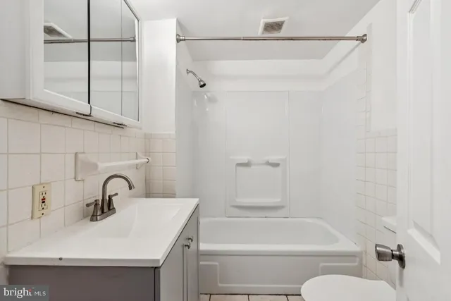 $279,000 | 178 East Charleston Avenue, Lawnside, NJ 08045