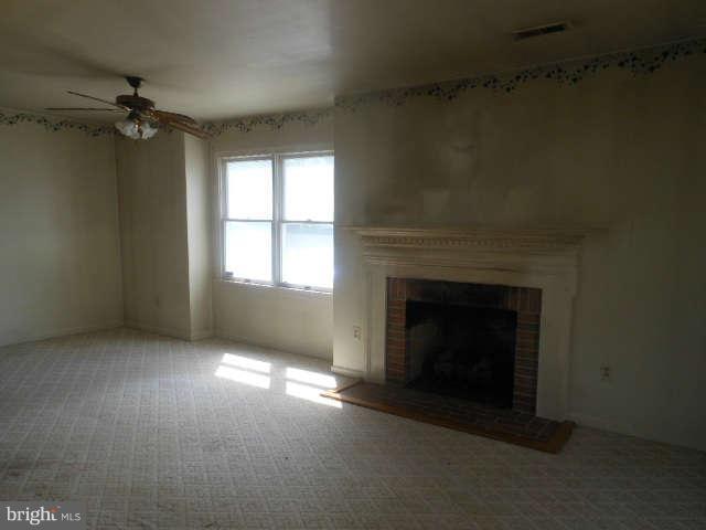 105 Freemans Ford Road Remington, VA 22734 - Photo 2 of 10 Living Room