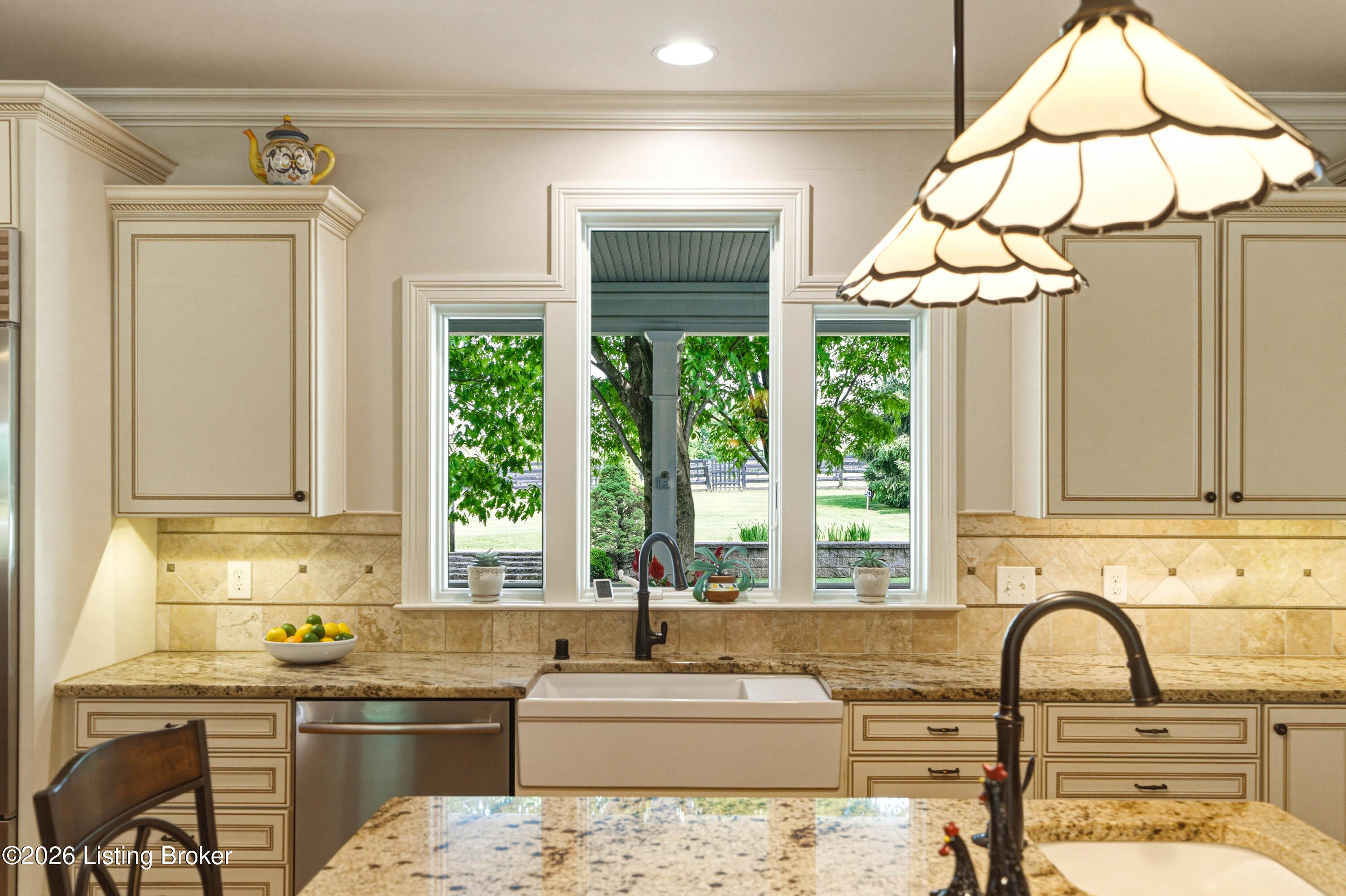 1460 Shannon Run Road Lexington, KY 40513 - Photo 9 of 111 DSC07084