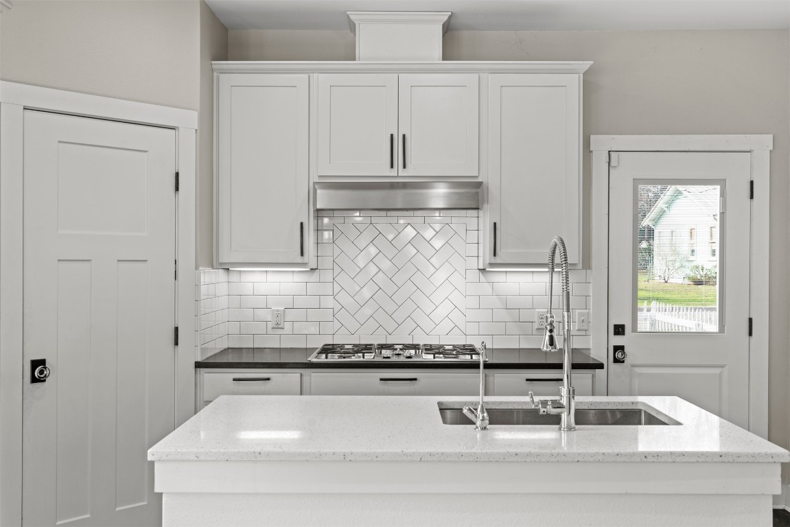 1912 South Church Street Georgetown, TX 78626 - Photo 12 of 40 a close view of kitchen sink