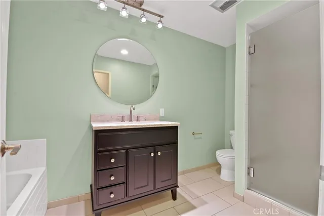 $430,000 | 345 Wisconsin Avenue, Unit 207, Long Beach, CA 90814