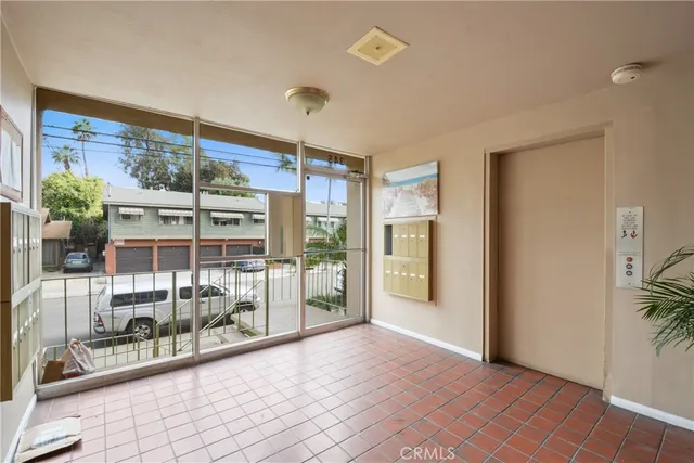 $430,000 | 345 Wisconsin Avenue, Unit 207, Long Beach, CA 90814