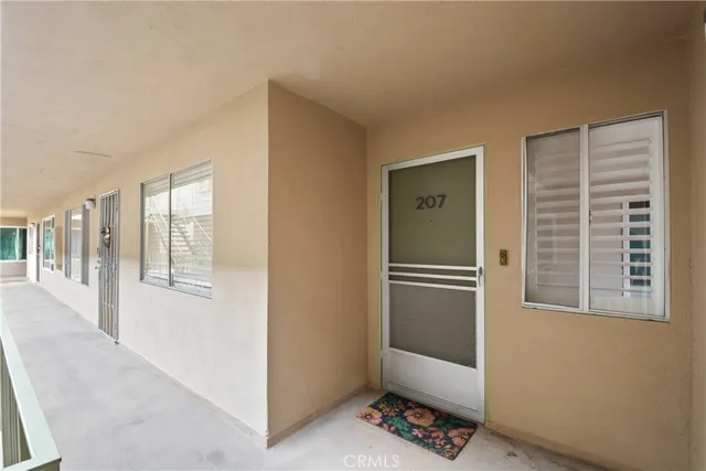$430,000 | 345 Wisconsin Avenue, Unit 207, Long Beach, CA 90814