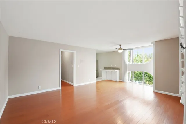 $430,000 | 345 Wisconsin Avenue, Unit 207, Long Beach, CA 90814