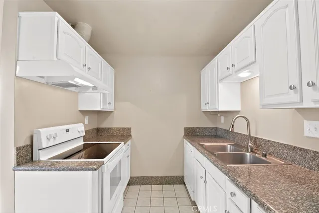 $430,000 | 345 Wisconsin Avenue, Unit 207, Long Beach, CA 90814