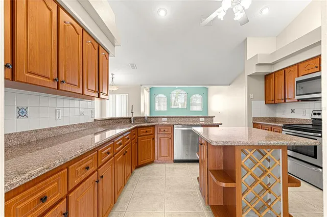 $374,000 | 11267 Southwest 51st Avenue, Ocala, FL 34476