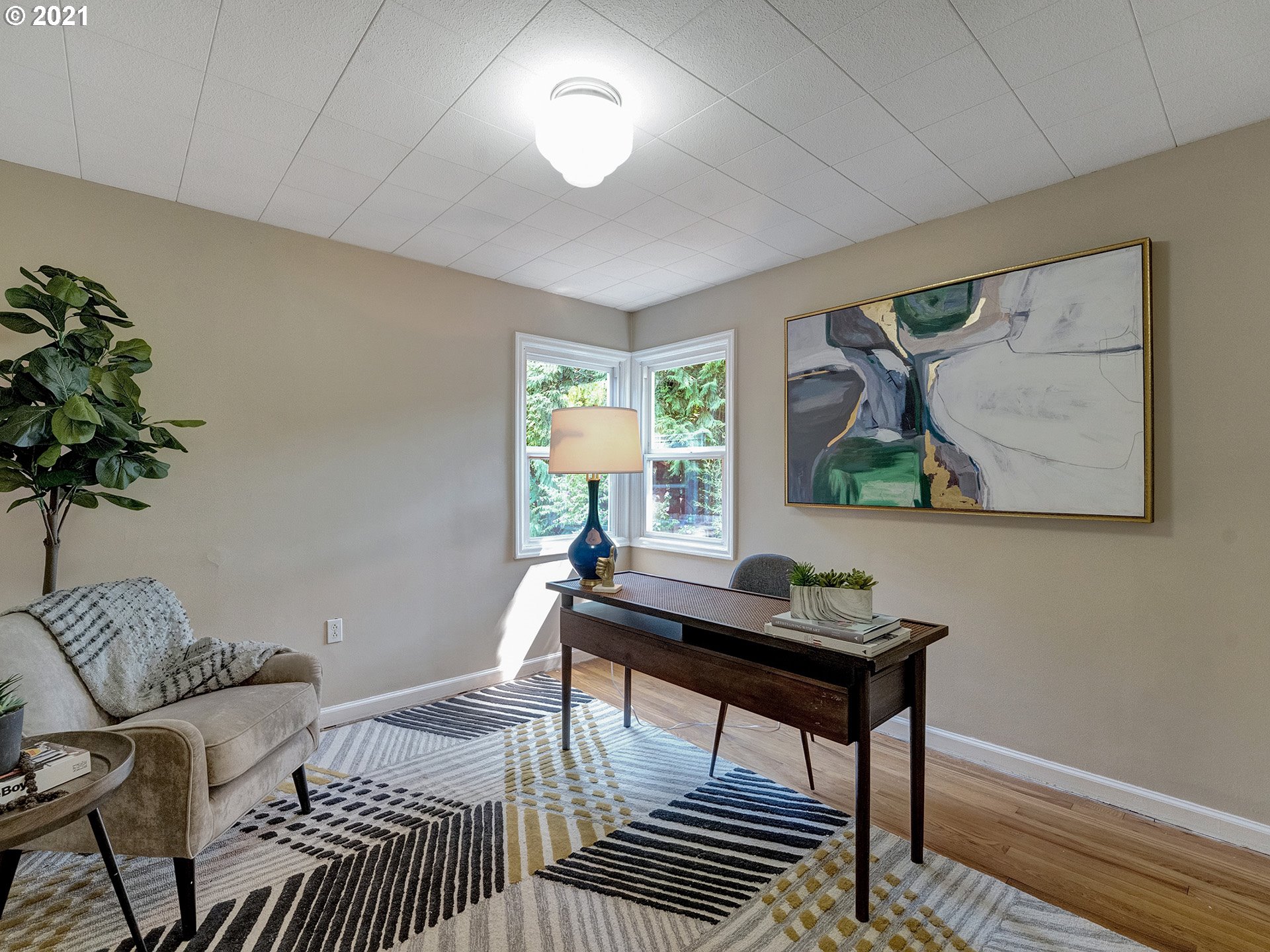 4577 Southwest Maplewood Road Portland, OR 97219 - Photo 11 of 29 Gallery Image 11