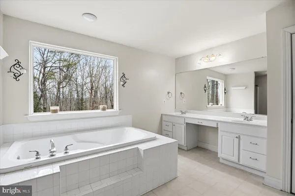 $899,900 | 1000 Solomon Frazier Court, St. Leonard, MD 20685