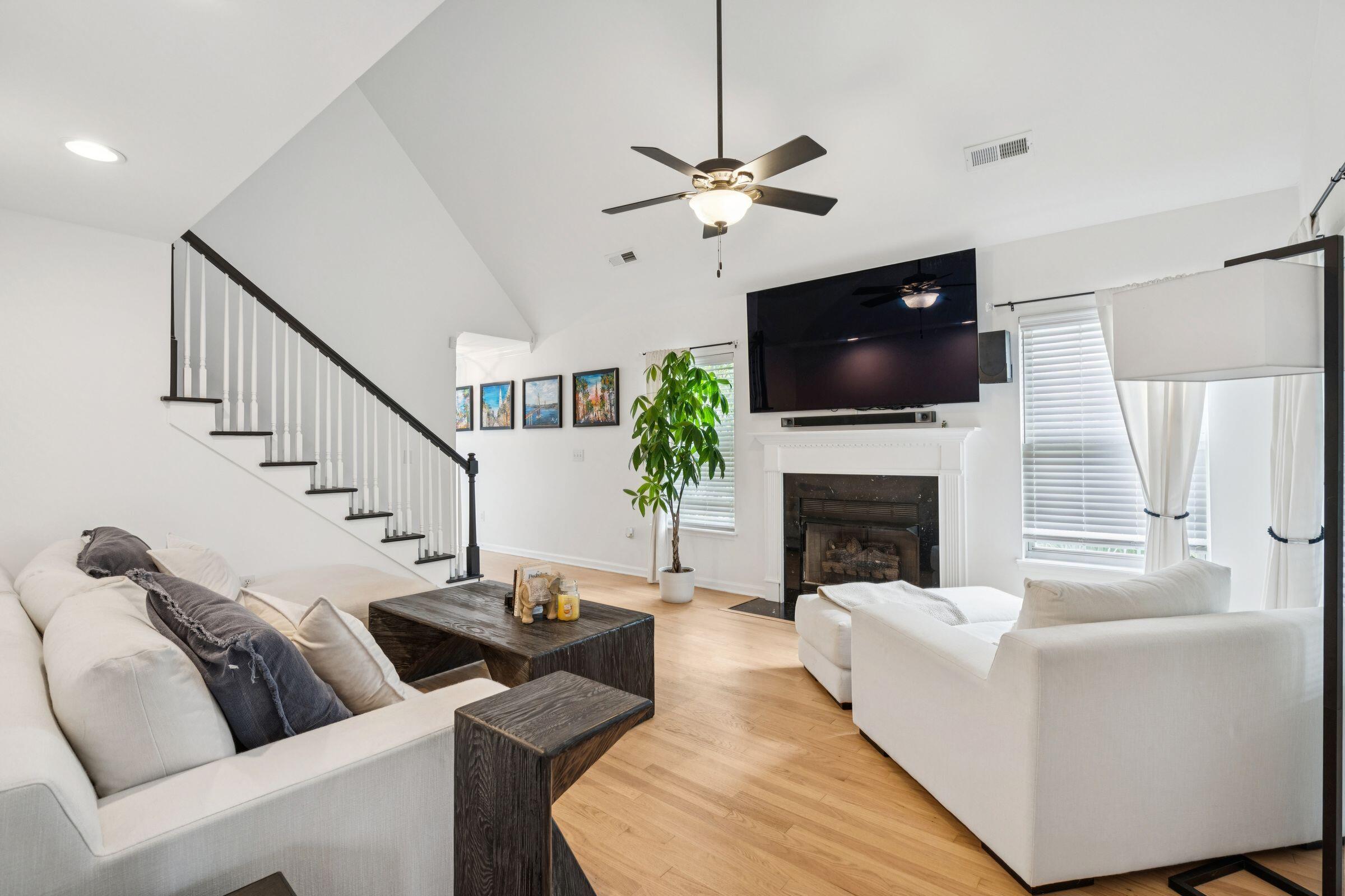 1717 Lotus Lane Charleston, SC 29412 - Photo 4 of 54 1717LotusLn--013