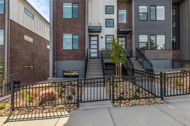 $724,990 | 14 Ascent Trail, Englewood, CO 80112