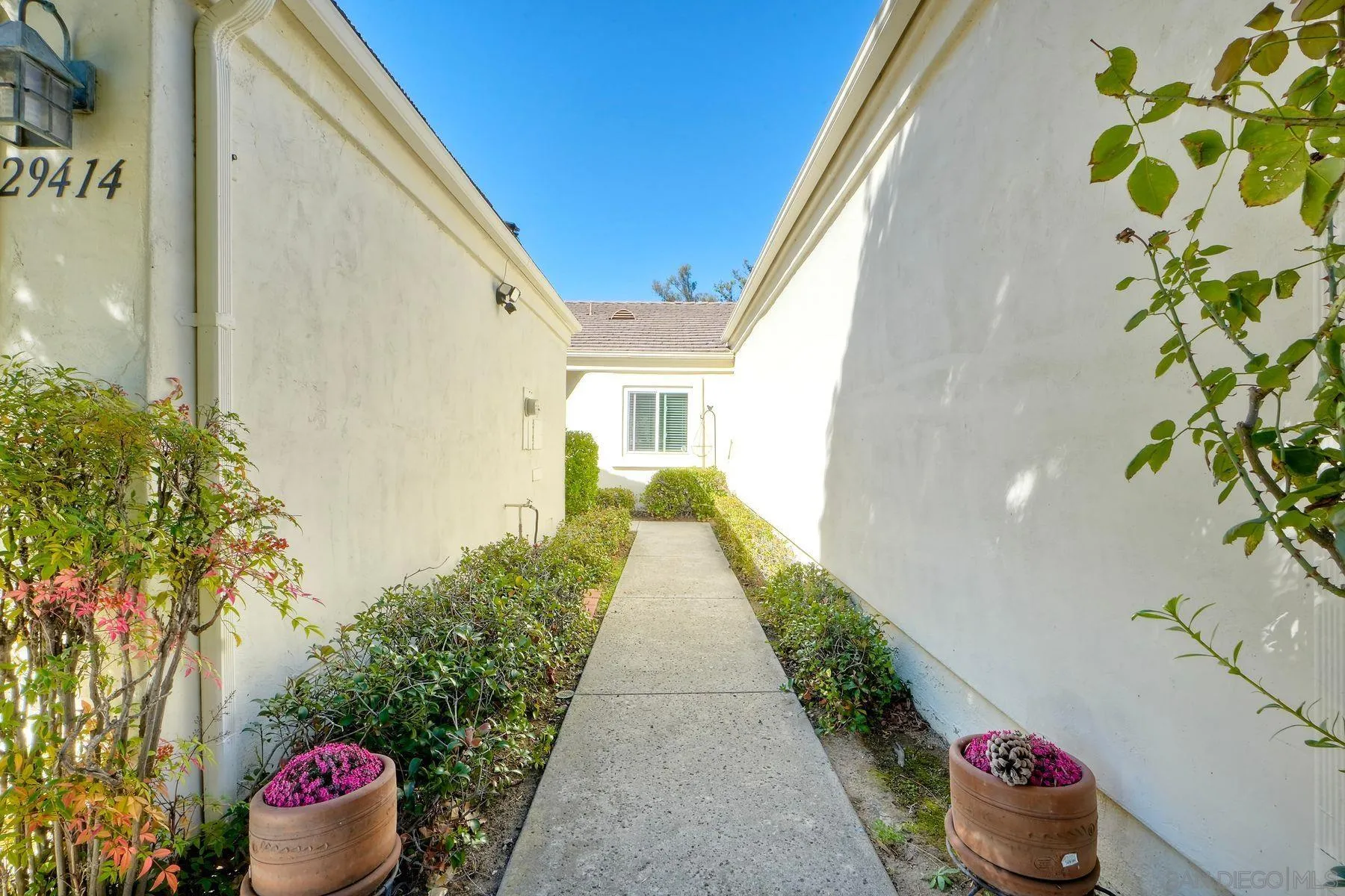 29414 Circle R Greens Drive Escondido, CA 92026 - Photo 3 of 34