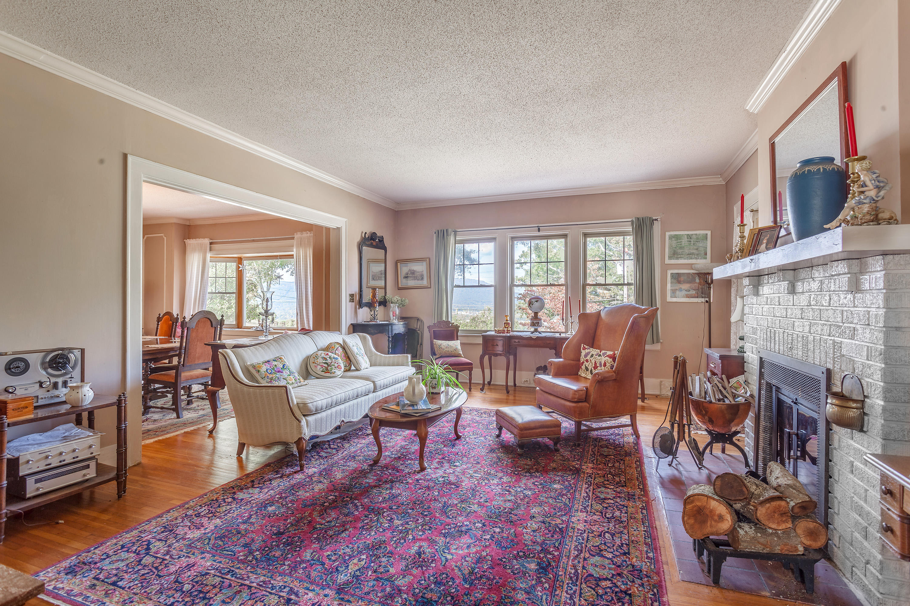 638 South Crest Road Chattanooga, TN 37404 - Photo 12 of 26 Living Room
