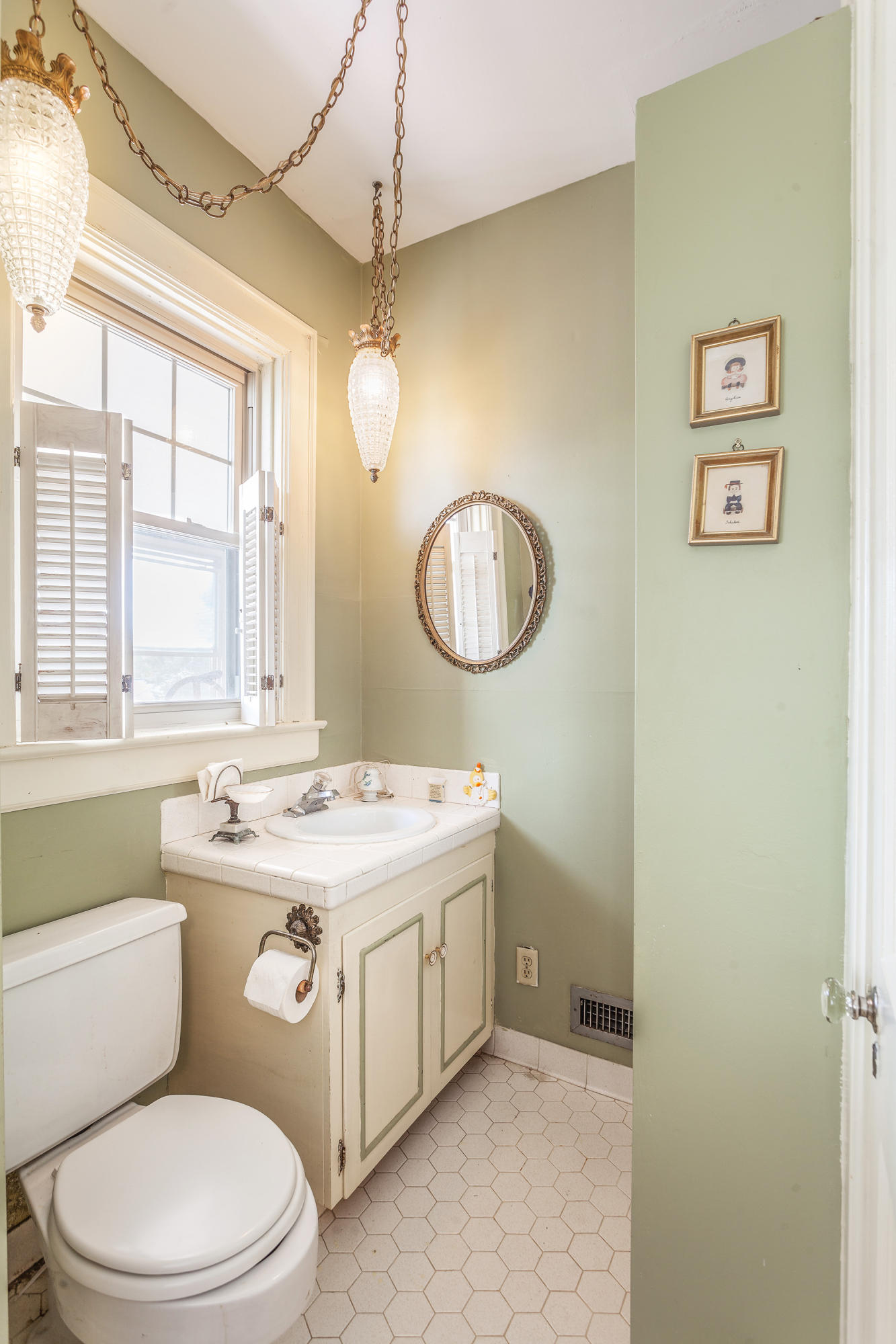 638 South Crest Road Chattanooga, TN 37404 - Photo 15 of 26 Master Bathroom