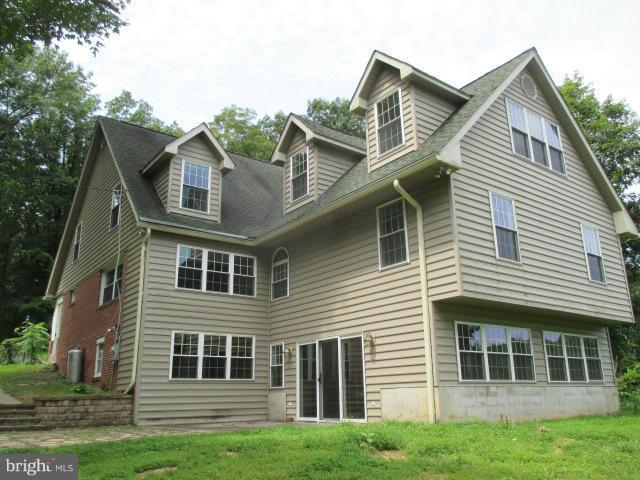 Exterior (Rear)