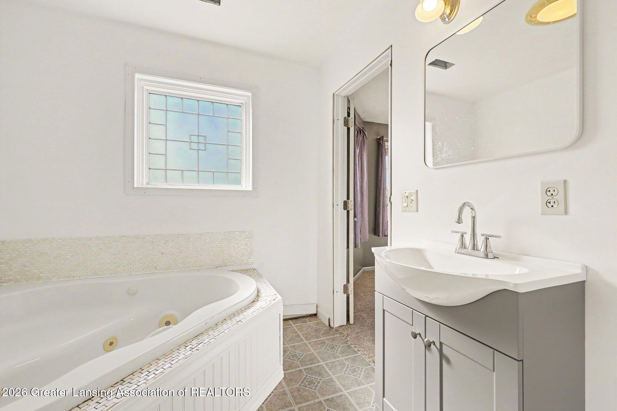 6204 North Dewitt Road St. Johns, MI 48879 - Photo 35 of 69 Primary Bath