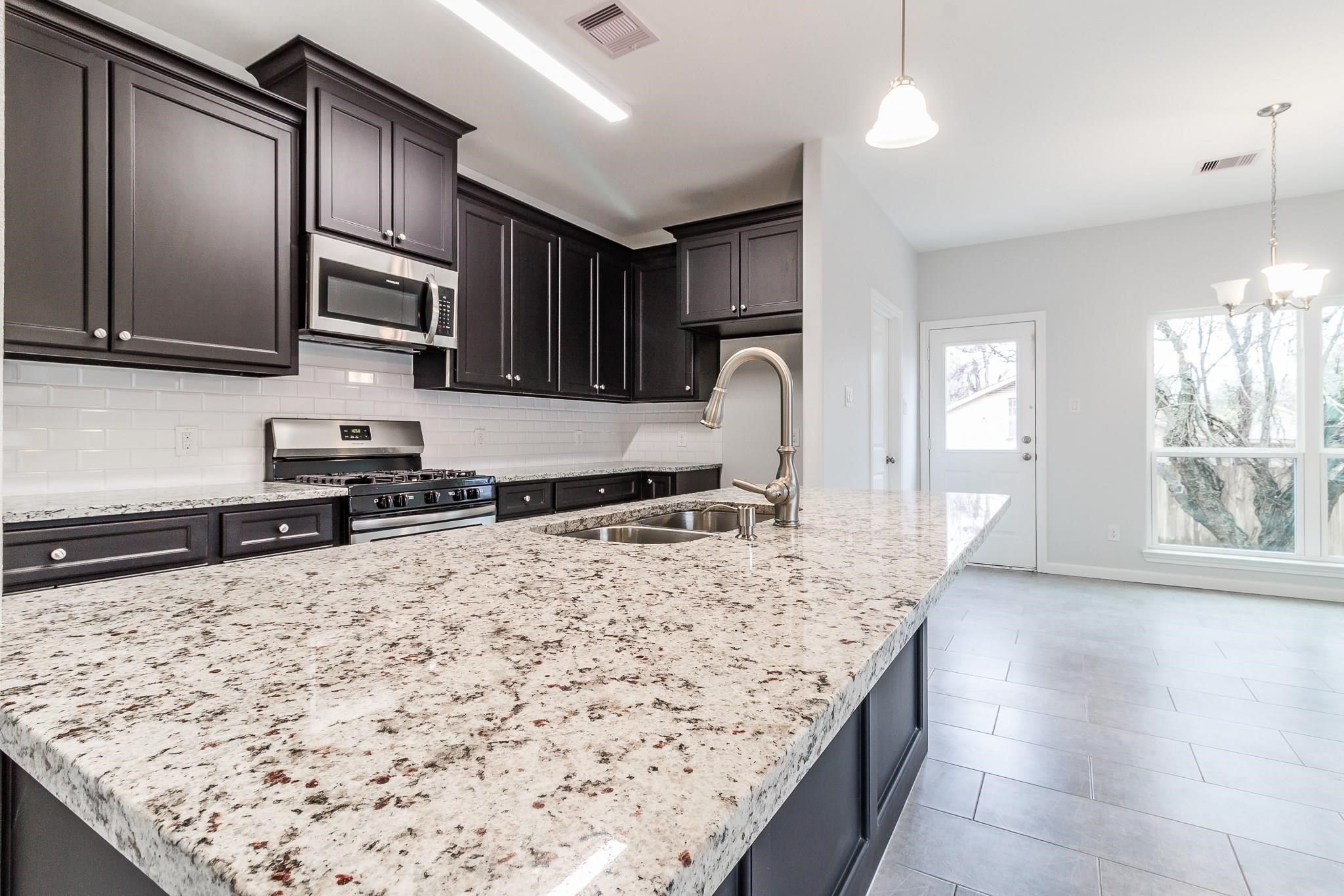 710 Barkley Street, Unit B Houston, TX 77022 - Photo 12 of 25
