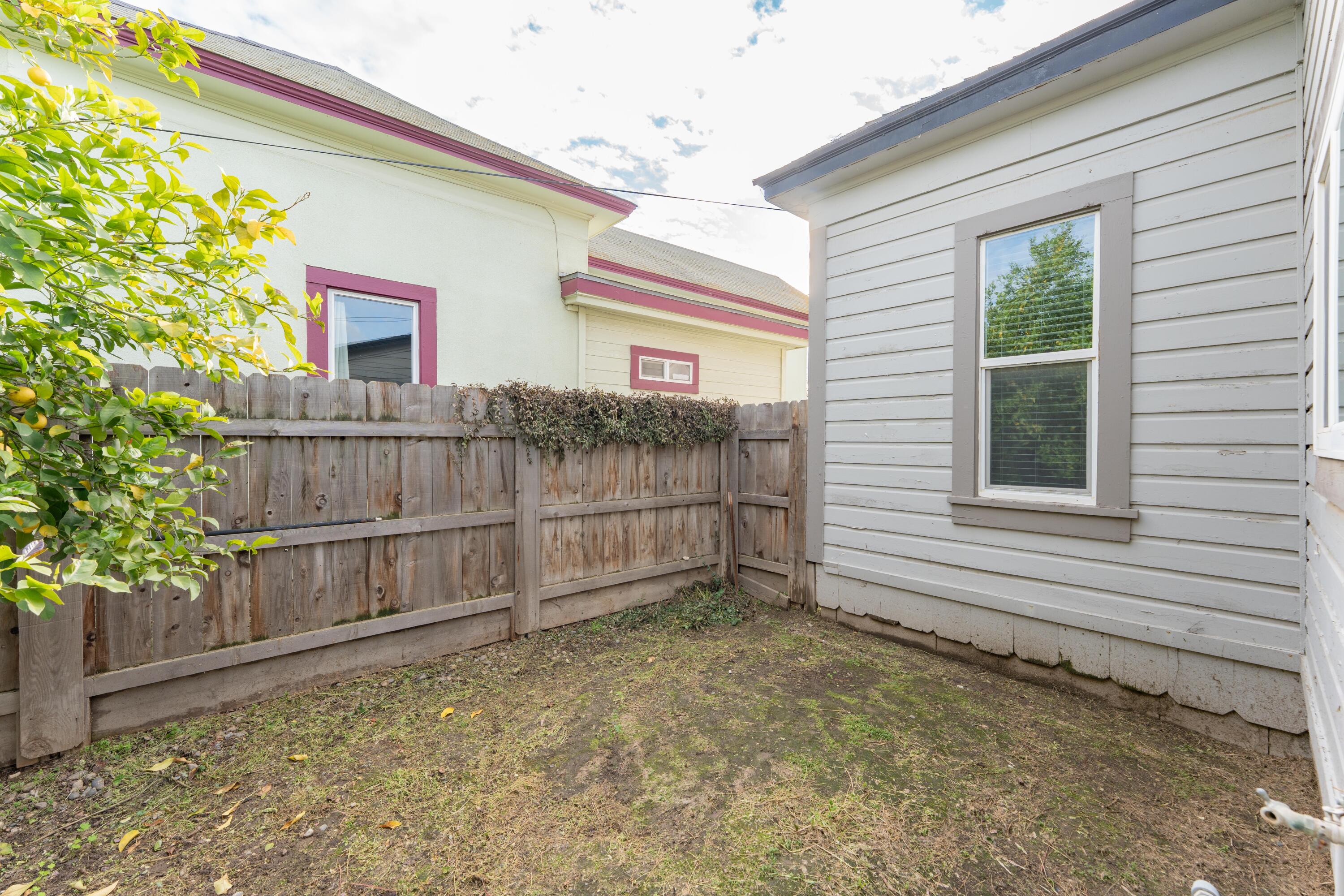 533 South Kaweah Avenue Exeter, CA 93221 - Photo 28 of 39