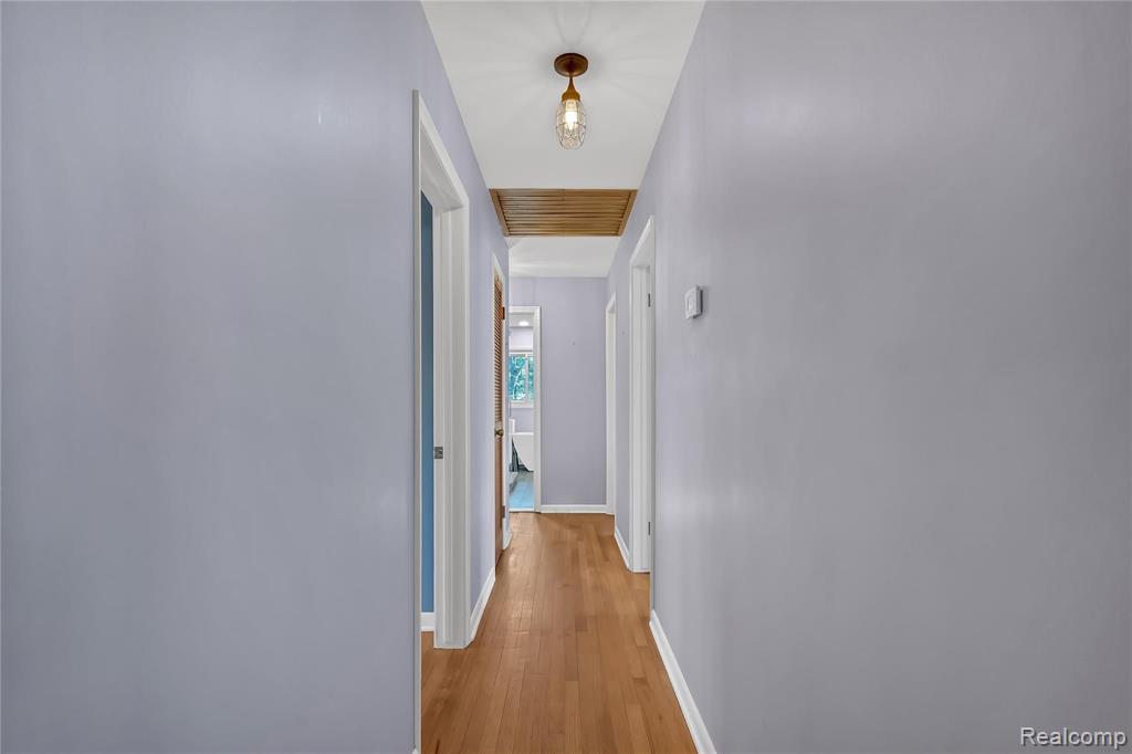 2403 East Square Lake Road Troy, MI 48085 - Photo 17 of 29