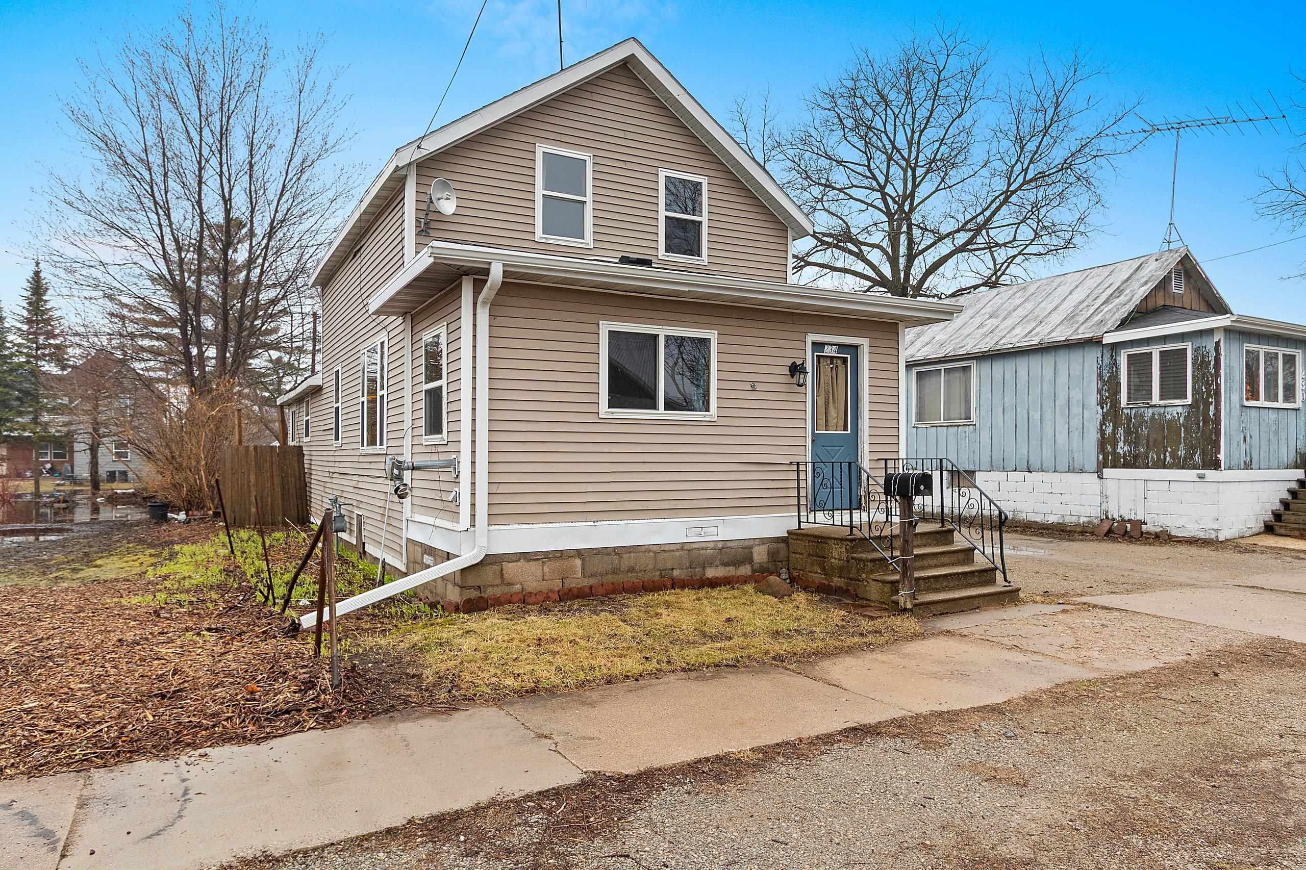 234 Frank Street Oconto, WI 54153 - Photo 3 of 32