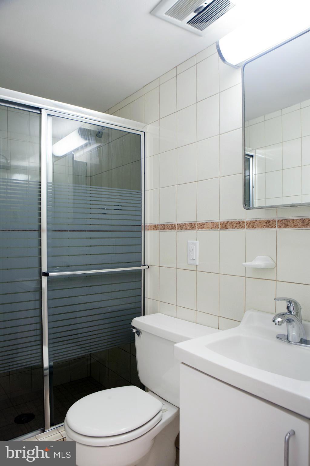 237 G Street Southwest, Unit 120 Washington, DC 20024 - Photo 16 of 21 Bath