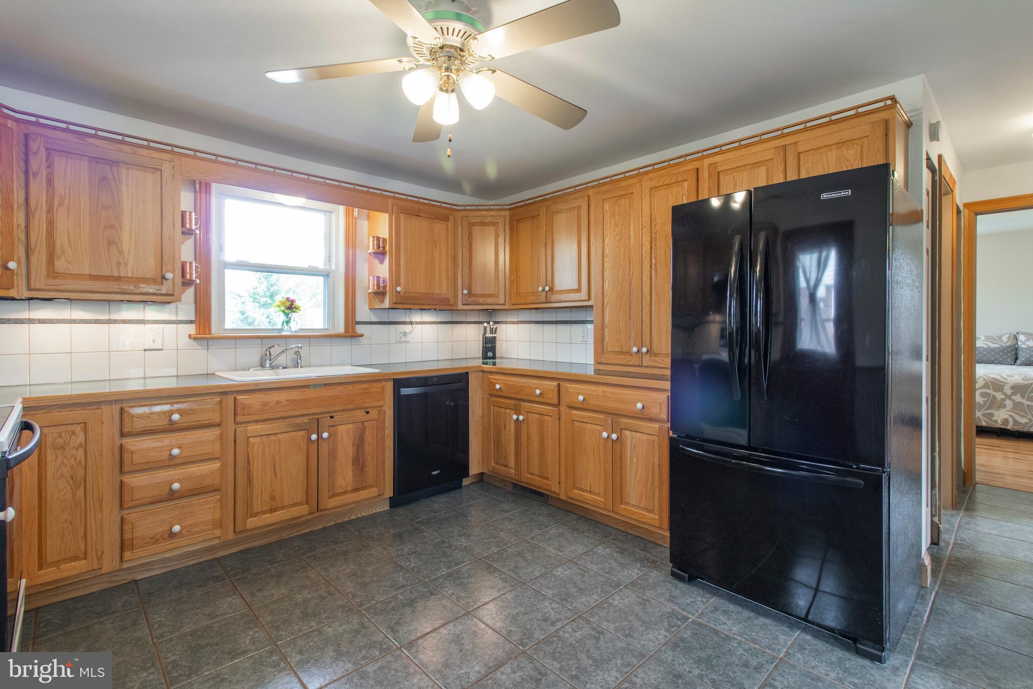 419 Ridge Avenue Souderton, PA 18964 - Photo 14 of 38 Kitchen