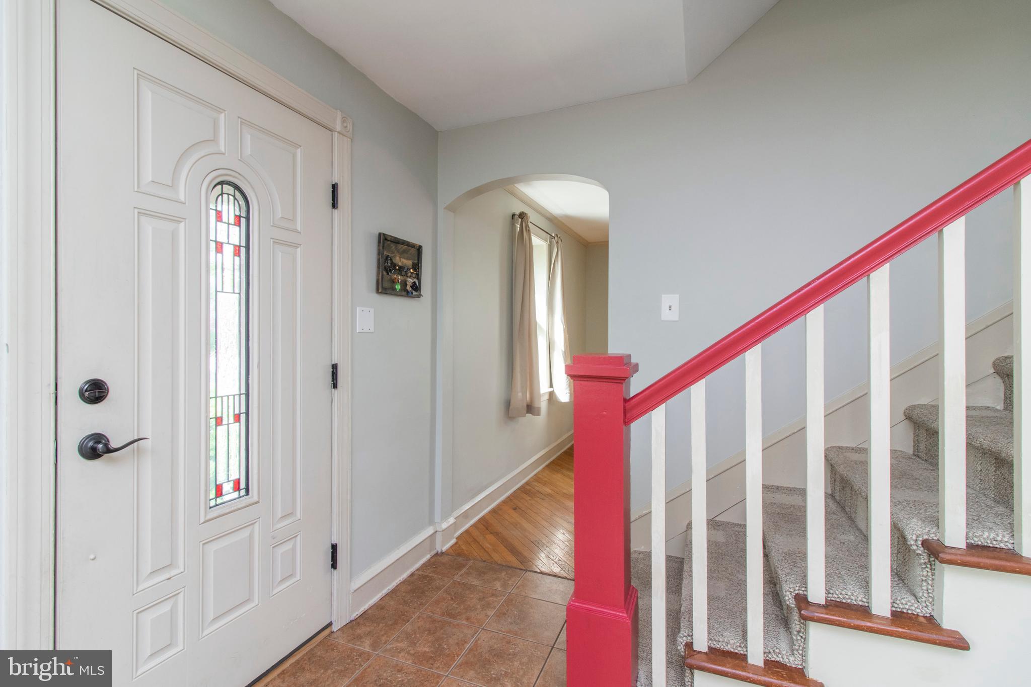 419 Ridge Avenue Souderton, PA 18964 - Photo 5 of 38 Entryway