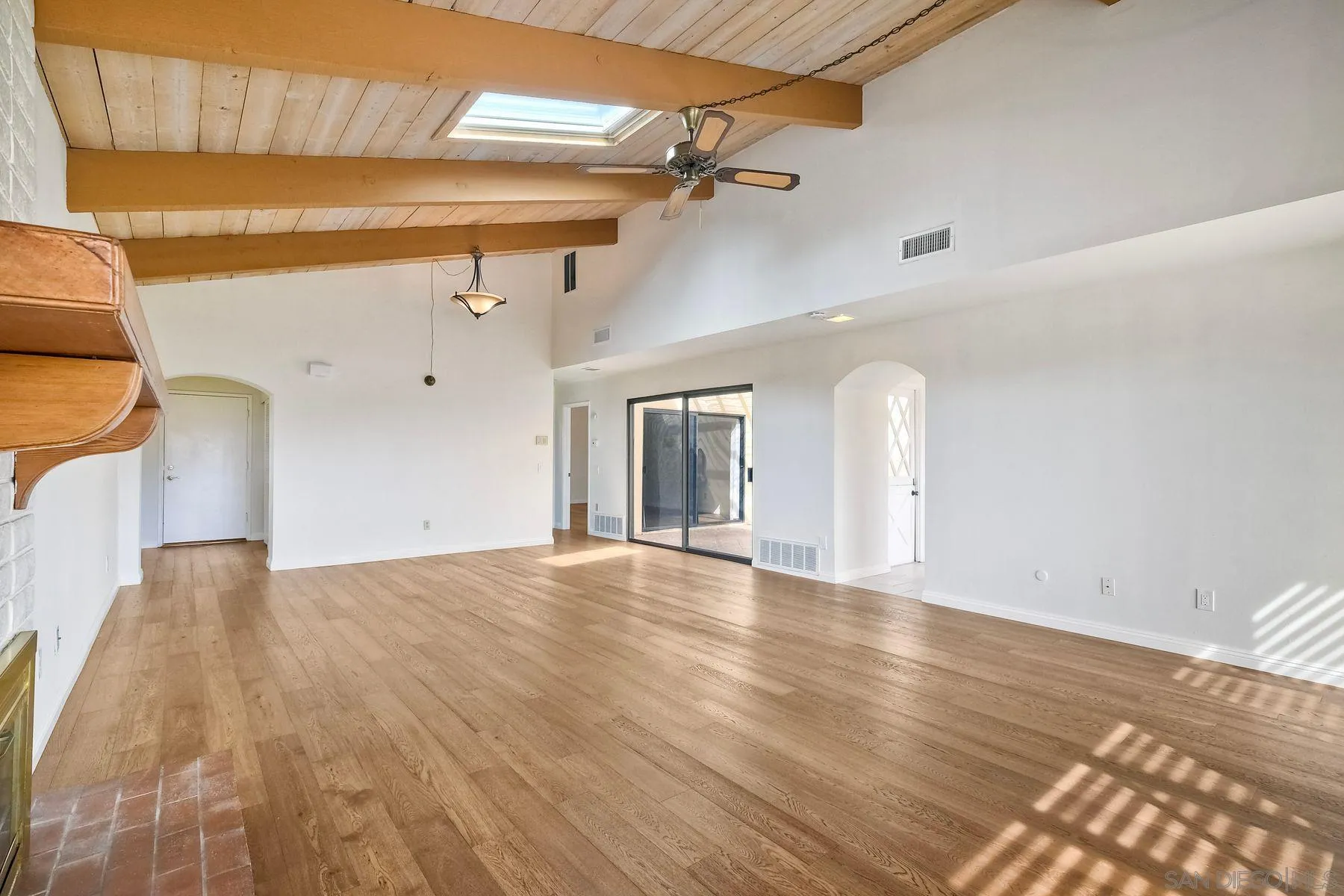 13416 The Square Poway, CA 92064 - Photo 8 of 22 a view of empty room with wooden floor