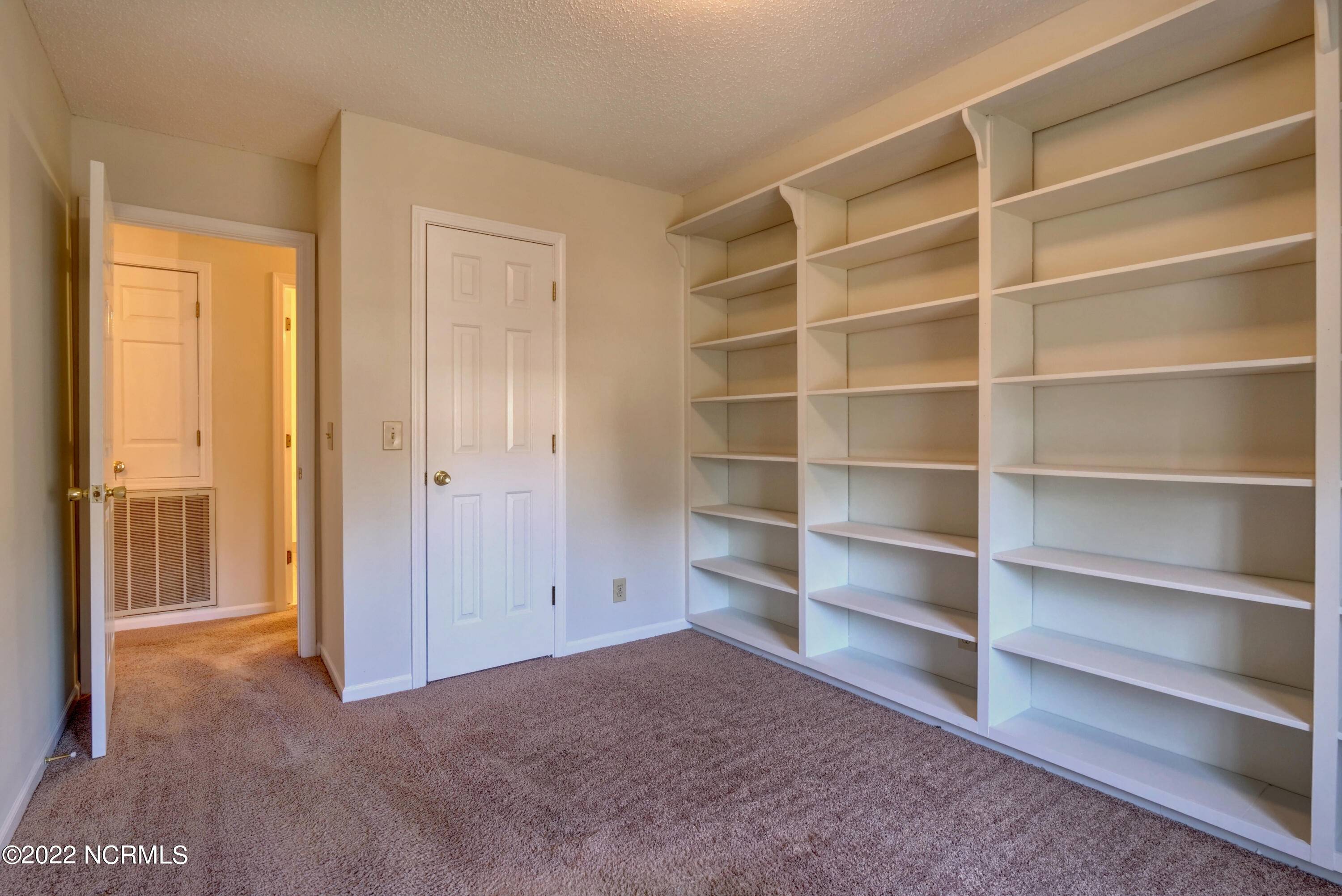 103 Bermuda Circle Hampstead, NC 28443 - Photo 22 of 26 P6311241_2_3_4_5_6_7