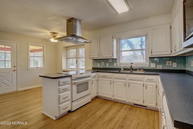 $2,150 | 103 Bermuda Circle, Hampstead, NC 28443